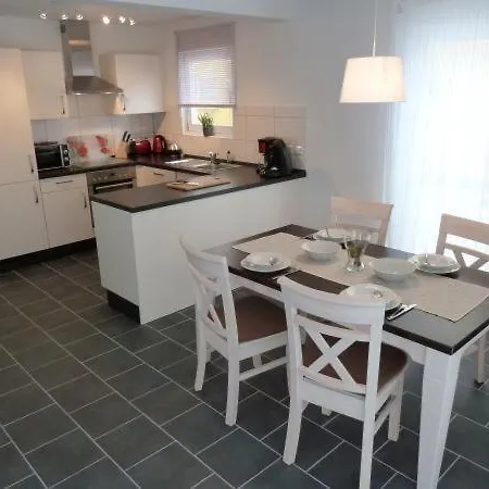 Apartamento Fewo-15-0-n-ferienwohnung-in-graal-mueritz *