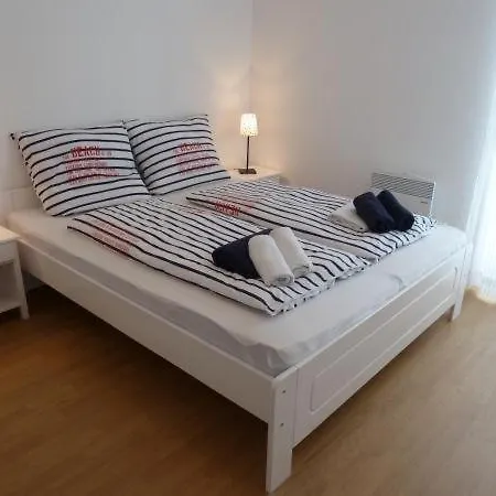 Fewo-15-0-n-ferienwohnung-in-graal-mueritz Apartamento *